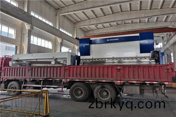 大(da)型液壓折(zhe)彎(wan)機(ji) 大(da)型(xing)液壓折彎機(ji)