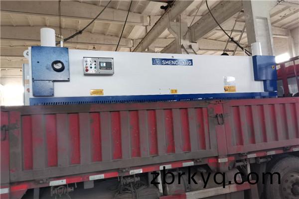 大型剪(jian)闆機(ji) 大型(xing)剪(jian)闆機