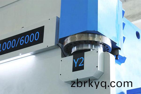 雙(shuang)機(ji)聯動(dong)折(zhe)彎機(ji)Y1、Y2
