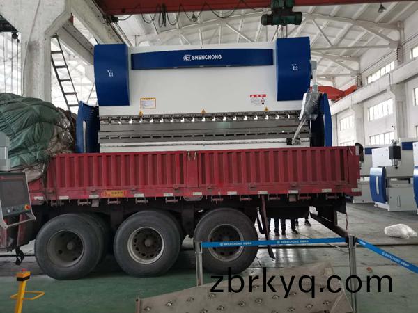 250TX3200多(duo)軸(zhou)數控(kong)折彎(wan)機(ji) 250TX3200多(duo)軸數(shu)控(kong)折(zhe)彎(wan)機