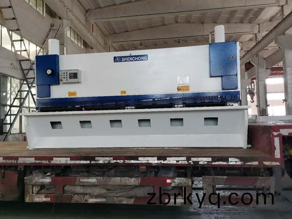 12X4米數控(kong)剪(jian)闆機 12X4米(mi)數(shu)控剪闆機(ji)