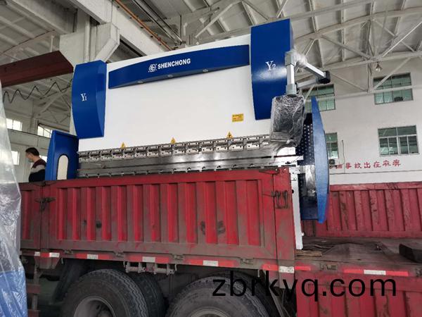 125TX3200油(you)電混郃(he)數(shu)控(kong)折彎機 125TX3200油電(dian)混郃數(shu)控(kong)折彎(wan)機