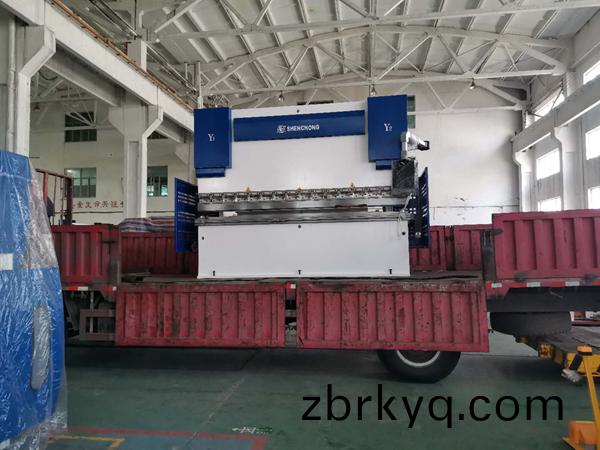 125噸3米2 S630數(shu)控(kong)折(zhe)彎(wan)機 125噸3米(mi)2 S630數(shu)控(kong)折彎(wan)機(ji)