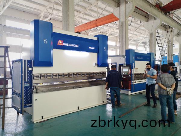 油(you)電混郃數控折彎機