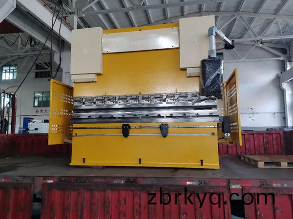 伺(ci)服(fu)泵控數(shu)控折(zhe)彎機