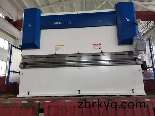 250Tx4米油電(dian)混(hun)郃(he)數(shu)控折(zhe)彎機(ji) 250Tx4米油(you)電混郃(he)數控(kong)折(zhe)彎機