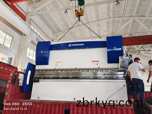 125x4米多軸數控折彎(wan)機 125x4米多(duo)軸(zhou)數(shu)控(kong)折彎(wan)機(ji)