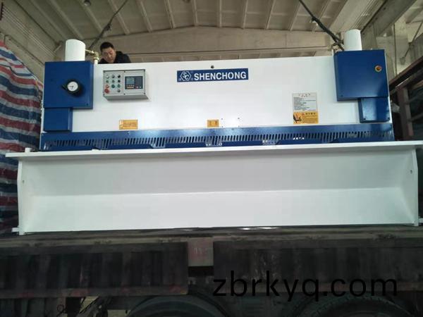 高(gao)速(su)剪闆(ban)機 高速剪(jian)闆機(ji)