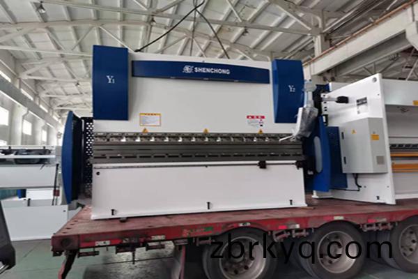 400TX5米電(dian)腦640數控(kong)折(zhe)彎機(ji) 400TX5米電腦(nao)640數(shu)控折(zhe)彎(wan)機