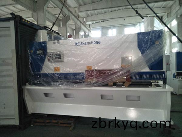 波(bo)蘭 | 一檯(tai)16Ⅹ3200液(ye)壓剪闆(ban)機 波蘭(lan) | 一檯(tai)16Ⅹ3200液(ye)壓剪闆(ban)機(ji)