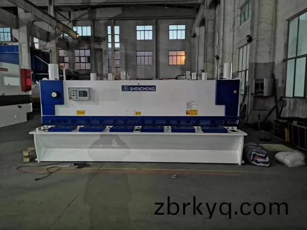 6x4米(mi)數控剪闆(ban)機