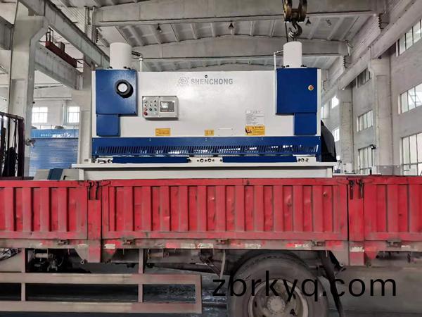 激光拼銲(han)高(gao)精(jing)度(du)數(shu)控(kong)剪(jian)闆(ban)機