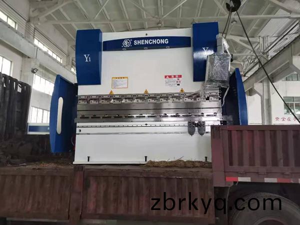 200噸4米數控(kong)折(zhe)彎(wan)機 200噸4米(mi)數(shu)控(kong)折彎機(ji)