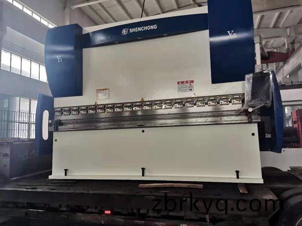 300Tx4米高(gao)精(jing)度(du)數(shu)控折(zhe)彎機(ji) 300Tx4米高精度數控(kong)折彎機