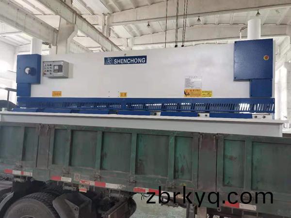 8x3200數控(kong)剪(jian)闆機(ji) 8x3200數(shu)控剪闆機(ji)