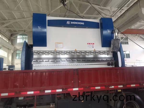 160噸3米2泵(beng)控伺(ci)服數控折(zhe)彎機