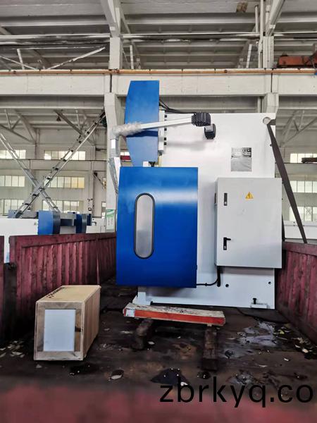 160Tx3200高精度數(shu)控折(zhe)彎機