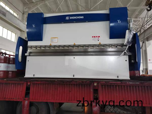 125噸4米(mi)數(shu)控(kong)折(zhe)彎(wan)機