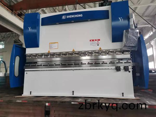 125TⅩ3200泵(beng)控(kong)伺(ci)服數(shu)控(kong)折彎機(ji)
