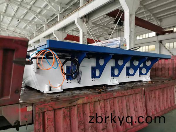 剪(jian)闆機(ji)自(zi)動(dong)卸料