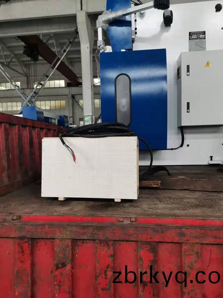 125Tx3200伺服(fu)泵(beng)控(kong)數(shu)控(kong)折彎機(ji)