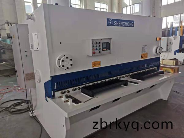 高速(su)數(shu)控剪闆(ban)機(ji)