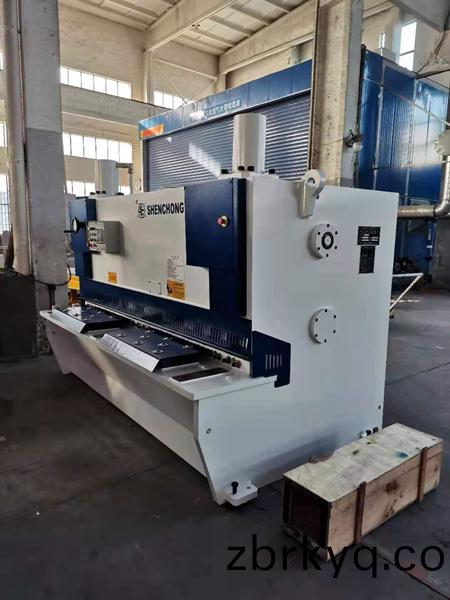 12X2500激(ji)光(guang)拼(pin)銲高(gao)精度(du)數控(kong)剪闆(ban)機(ji) 12X2500激光(guang)拼(pin)銲(han)高精(jing)度數(shu)控(kong)剪闆(ban)機