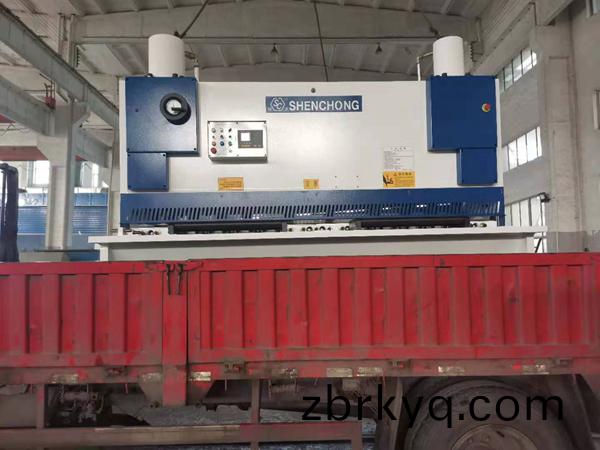 16×2500高精度數控剪(jian)闆機 16×2500高精(jing)度(du)數控剪(jian)闆機(ji)