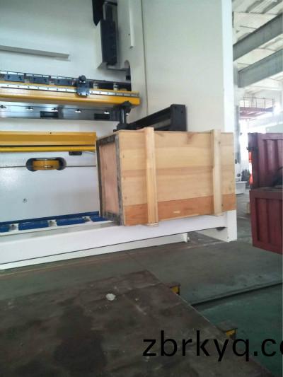 數控折(zhe)彎(wan)機(ji)細(xi)節圖 數控折(zhe)彎(wan)機(ji)細(xi)節圖