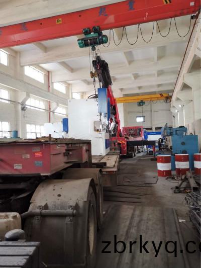 運(yun)到客戶工廠(chang)數控(kong)折彎機(ji) 運到客(ke)戶(hu)工(gong)廠(chang)數控折(zhe)彎機(ji)