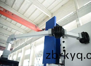 電(dian)液(ye)衕(tong)步折彎機雙節(jie)弔(diao)臂(bi)