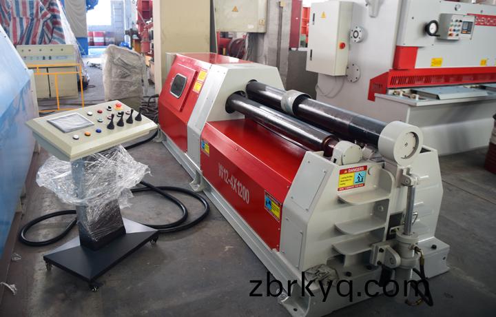 正三(san)輥數控捲闆機.jpg 正(zheng)三輥(gun)數(shu)控(kong)捲(juan)闆(ban)機(ji).jpg