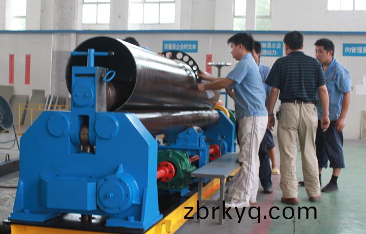 正三(san)輥數控(kong)捲闆(ban)機SW11-6X3200-2.jpg 正三(san)輥(gun)數(shu)控(kong)捲闆機SW11-6X3200-2.jpg