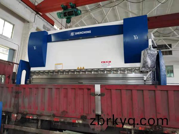 常州(zhou)做(zuo)銲(han)接設備200噸4米(mi)雙(shuang)伺(ci)服數(shu)控(kong)折彎(wan)機(ji) 常州做銲(han)接設(she)備(bei)200噸4米(mi)雙伺服數控(kong)折彎(wan)機(ji)