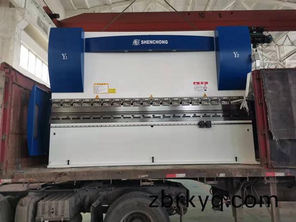 高密160噸4米(mi)油電(dian)混(hun)郃數(shu)控折(zhe)彎(wan)機(ji)