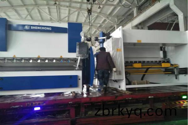 6軸(zhou)數(shu)控(kong)折(zhe)彎機裝(zhuang)車 6軸數(shu)控折(zhe)彎(wan)機裝(zhuang)車