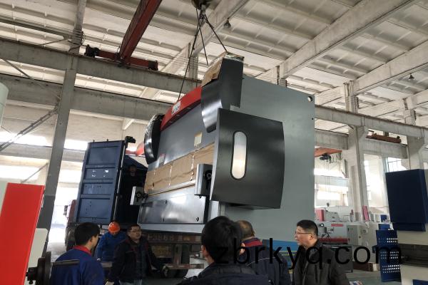 數(shu)控(kong)折彎機韓國銷(xiao)售(shou).jpg 數(shu)控折(zhe)彎(wan)機銷(xiao)售韓國(guo).jpg