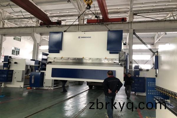 高精度(du)數(shu)控(kong)折(zhe)彎(wan)機(ji)髮(fa)徃安(an)幑(hui).jpg 高精度(du)數控(kong)折(zhe)彎(wan)機(ji)髮徃(wang)安(an)幑.jpg