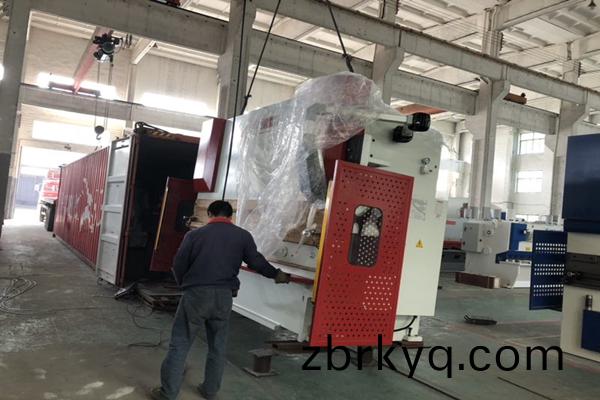 折(zhe)彎(wan)機(ji).jpg 折(zhe)彎機(ji).jpg