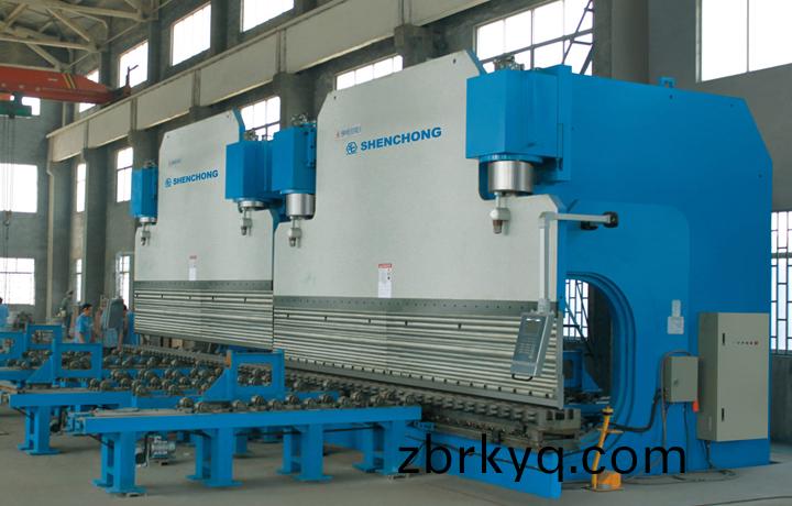 雙機聯動數(shu)控折(zhe)彎機(ji)2-WE67K-1000T6500.jpg 雙機聯(lian)動數(shu)控折(zhe)彎(wan)機2-WE67K-1000T6500.jpg