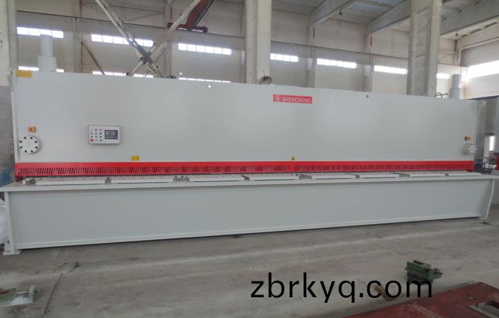 數控(kong)剪(jian)闆機10X12000.jpg 數(shu)控剪(jian)闆機10X12000.jpg