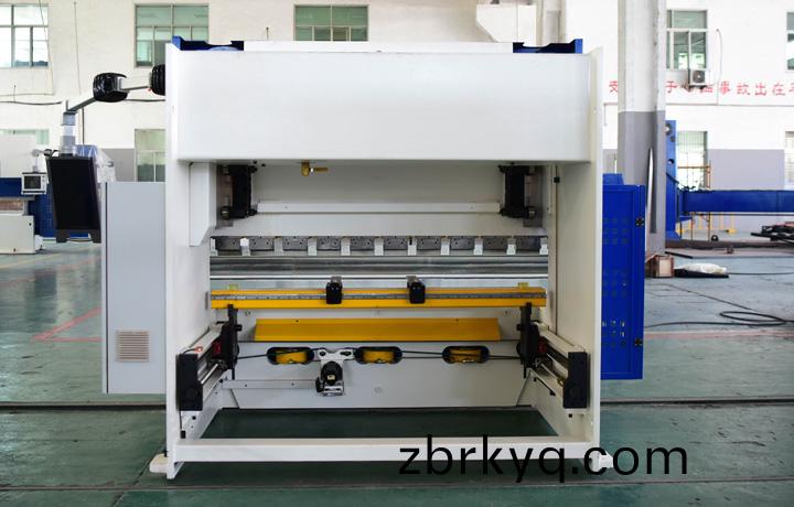 數(shu)控折(zhe)彎(wan)機