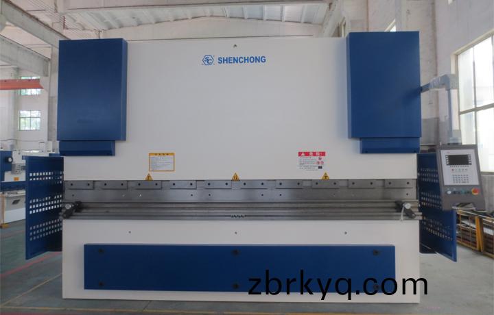 數控(kong)折(zhe)彎機250T4000ESA530(3+1軸).jpg 數控折彎(wan)機250T4000ESA530(3+1軸).jpg