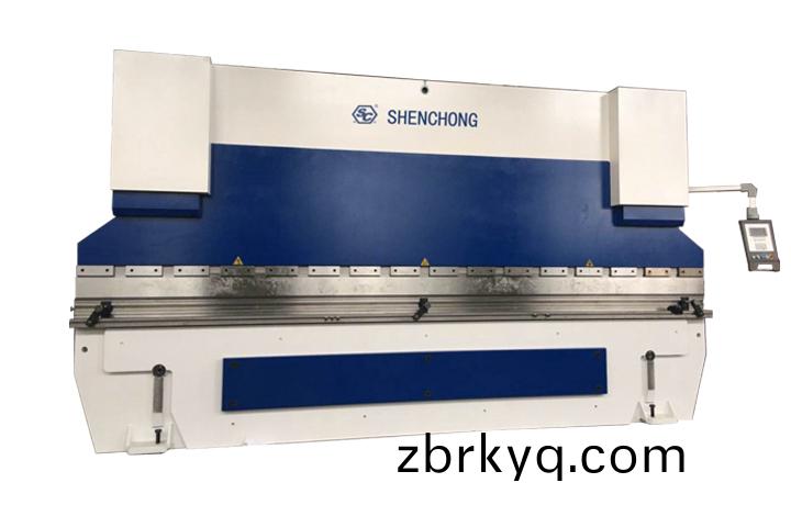 200噸4米電(dian)梯行業電(dian)液衕(tong)步(bu)數(shu)控(kong)折(zhe)彎機(ji)（油缸(gang)補償）