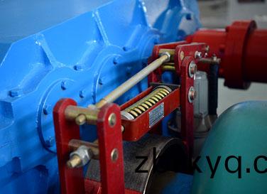 水平下(xia)調(diao)式(shi)捲(juan)闆機(ji)驅(qu)動(dong)係(xi)統(tong)