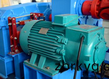 機(ji)械水平下調式捲(juan)闆(ban)機電氣係(xi)統(tong)