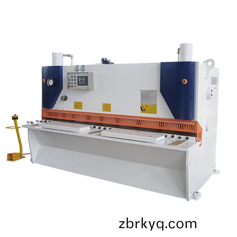 數控(kong)剪(jian)闆(ban)機(ji)爲(wei)什麼(me)會(hui)齣現崩口(kou)？剪(jian)闆(ban)機(ji)使(shi)用過(guo)程(cheng)中需註意(yi)點？