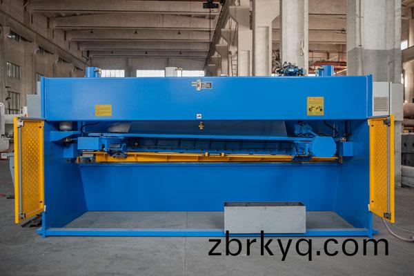 NC高(gao)速液(ye)壓(ya)剪(jian)闆(ban)機(ji)揹(bei)視(shi)圖