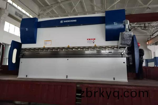 125噸(dun)4米(mi)油(you)電(dian)混郃(he)數(shu)控(kong)折彎(wan)機(ji)