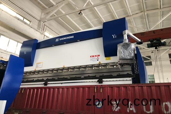 電液(ye)衕(tong)步數控(kong)折彎(wan)機